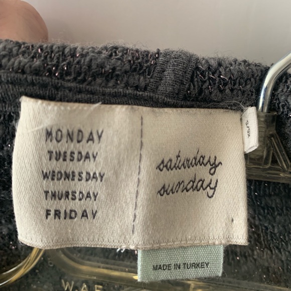 Saturday Sunday grey sparkly cape - Picture 3 of 4